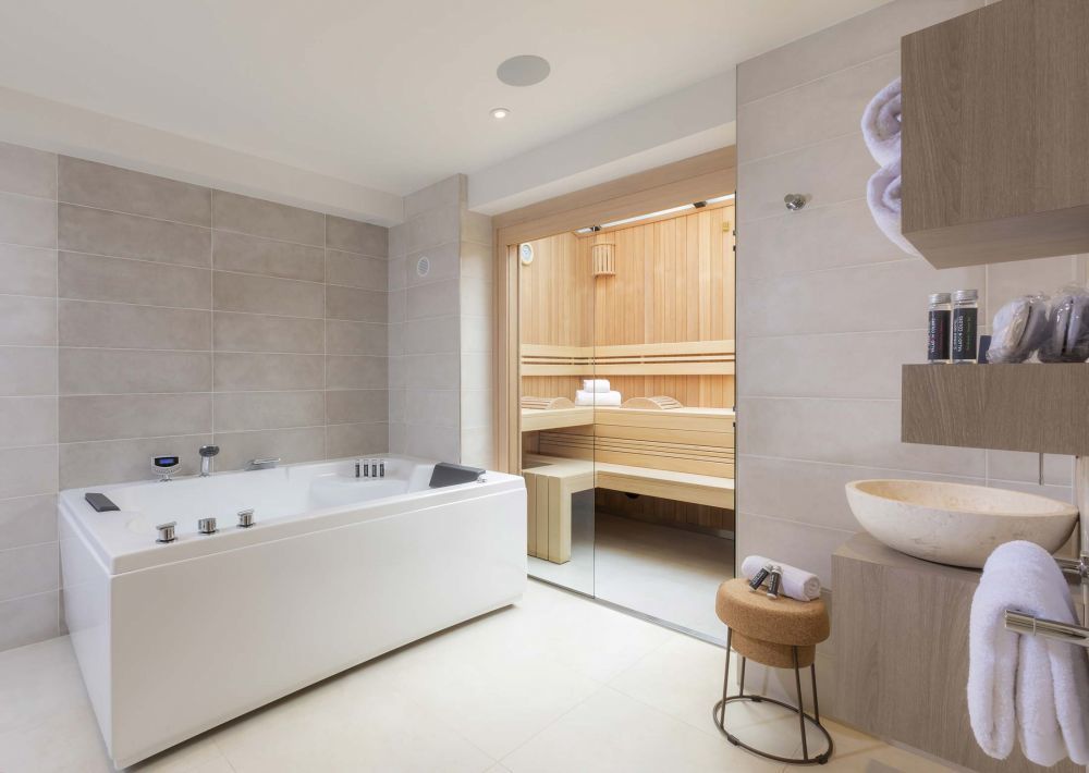 Cadran Hotel - Details